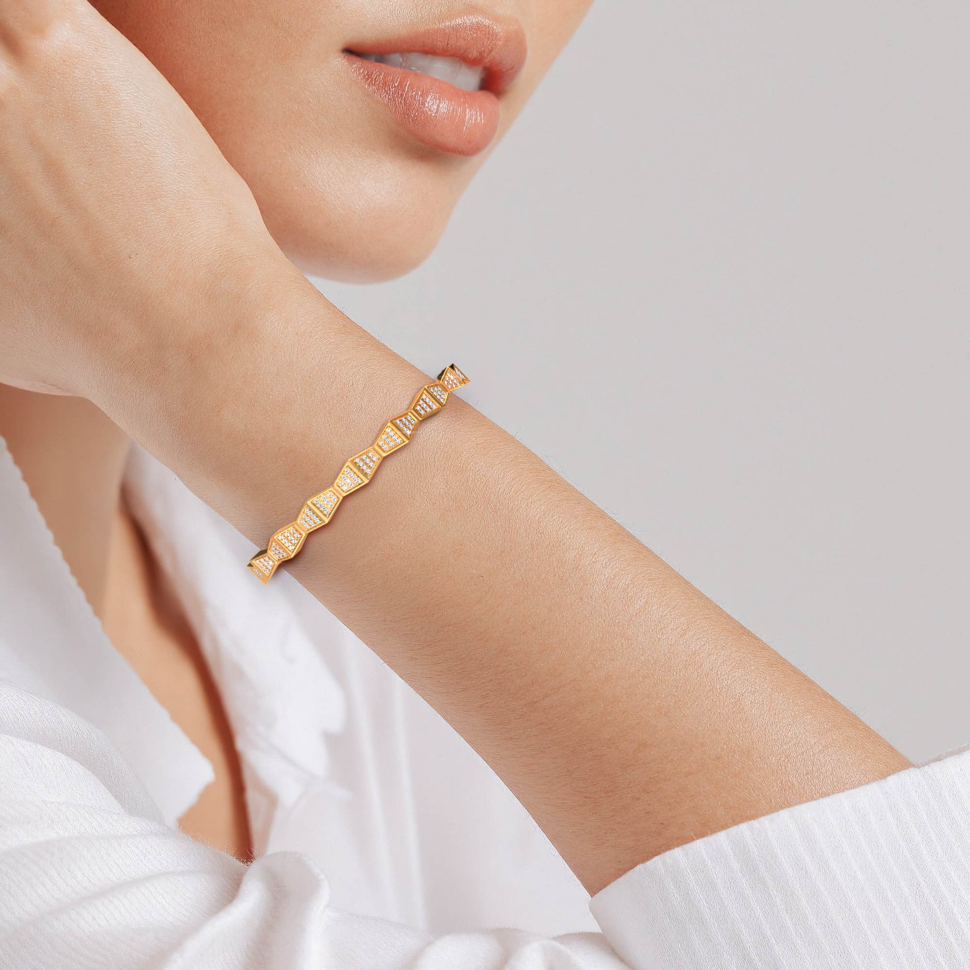 ENDLSS LOVE Bangle ~ Pavé Diamonds